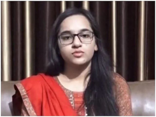 IAS Topper Madhumita biography in hindi