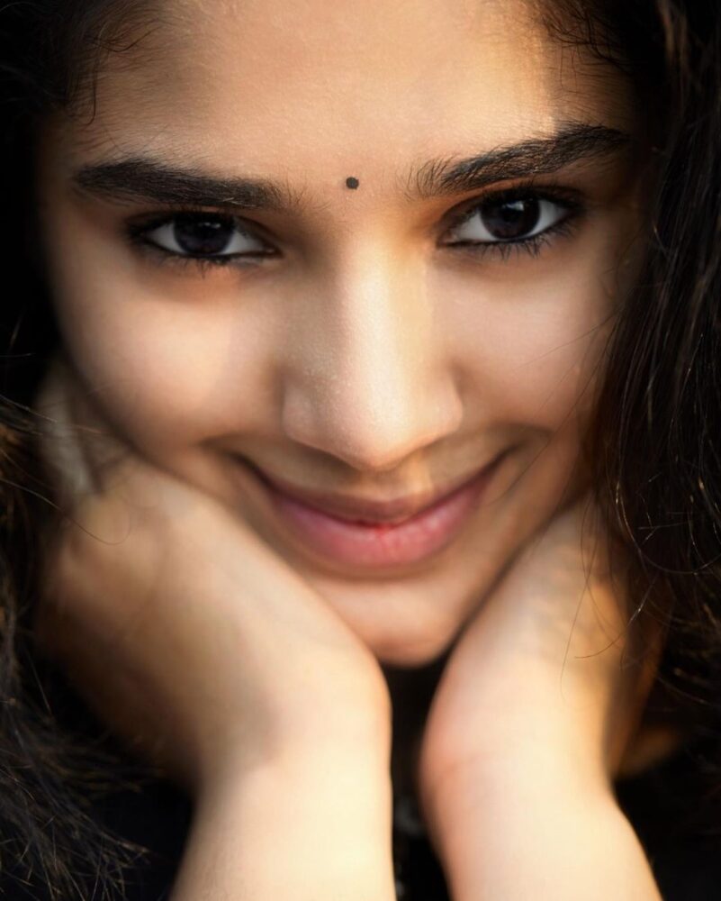 krithi shetty wallpaper hd ( Source - Krithi Shetty Instagram ) krithi shetty wallpaper hd