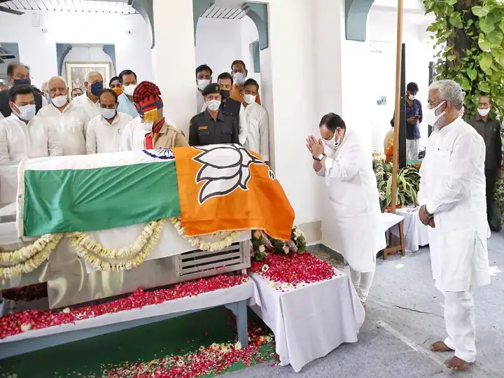 tirange ka apman kalyan singh