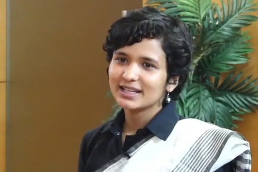 Ias Shruti Sharma biography hindi